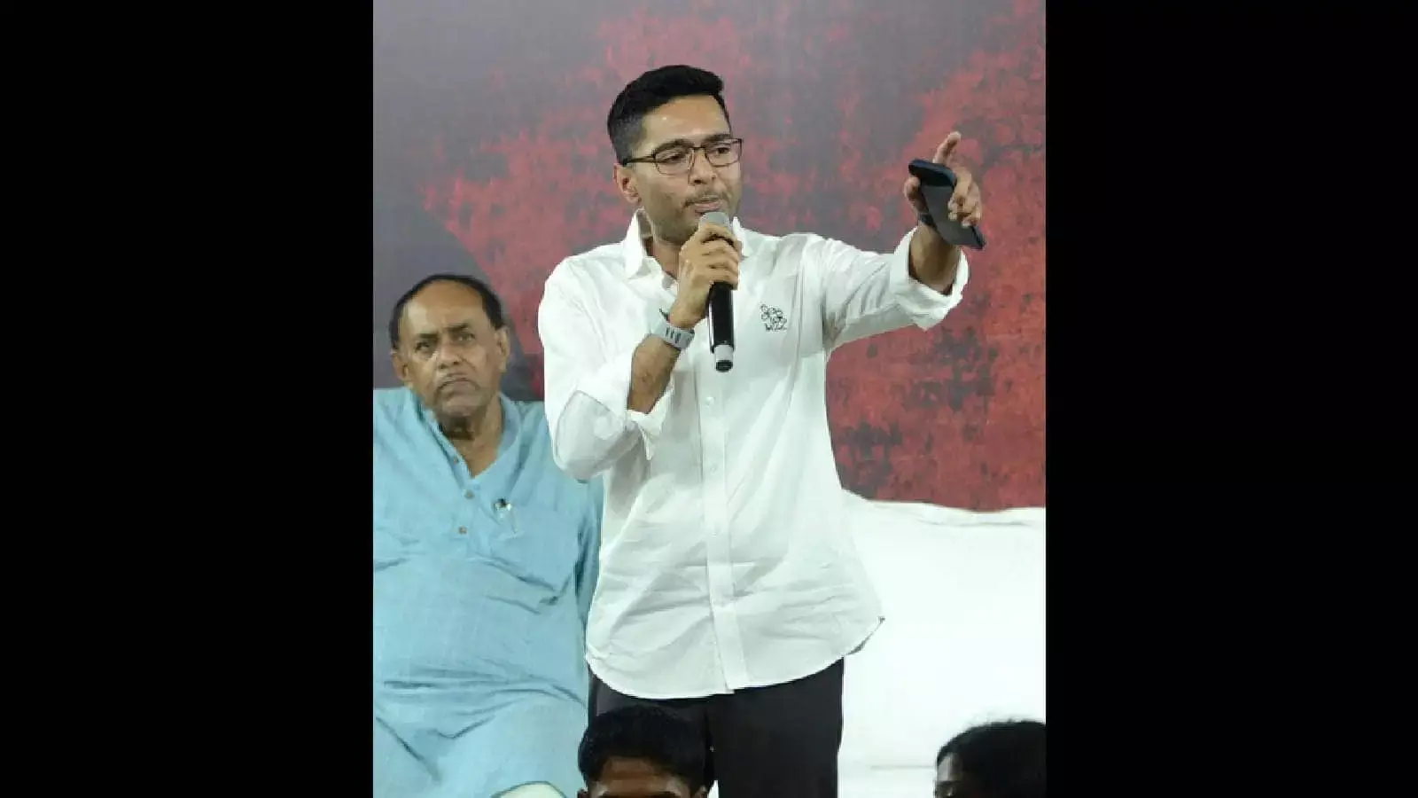 TMC नेता ने सीईसी से सप्लीमेंट्री वोटर लिस्ट रोज़ जारी करने को कहा TMC नेता ने सीईसी से सप्लीमेंट्री वोटर लिस्ट रोज़ जारी करने को कहा