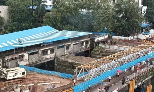 Mumbai : सायन ईस्ट-वेस्ट रेलवे ओवरब्रिज की डेडलाइन 15 अगस्त तक बढ़ाई गई Mumbai : सायन ईस्ट-वेस्ट रेलवे ओवरब्रिज की डेडलाइन 15 अगस्त तक बढ़ाई गई