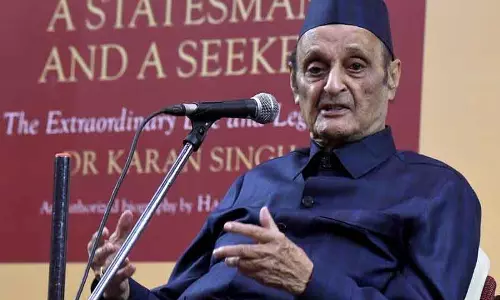 कांग्रेस नेता करण सिंह की बायोग्राफी लॉन्च, Delhi में हुई चर्चा कांग्रेस नेता करण सिंह की बायोग्राफी लॉन्च, Delhi में हुई चर्चा