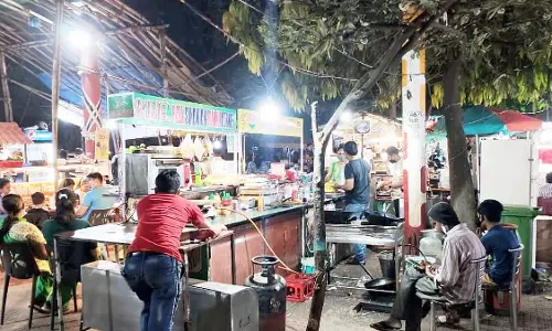 महाराष्ट्र विधानसभा ने BMC को मुंबई के वेंडर्स के लिए टेम्पररी हॉकिंग ज़ोन अलॉट करने का निर्देश दिया