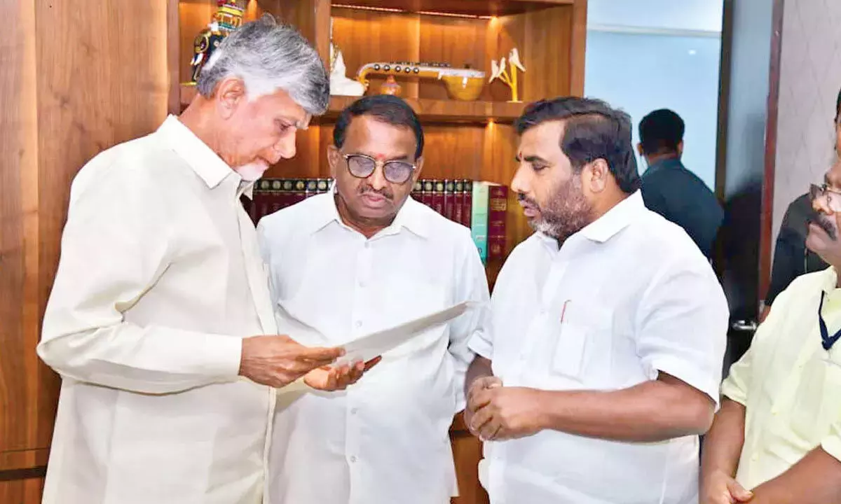 Andhra: सेट्टीबलिजा नेता को सम्मानित करने की अपील Andhra: सेट्टीबलिजा नेता को सम्मानित करने की अपील