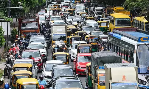 Karnataka Budget : बेंगलुरु ट्रैफिक मैनेजमेंट के लिए डिजिटल प्लेटफॉर्म Karnataka Budget : बेंगलुरु ट्रैफिक मैनेजमेंट के लिए डिजिटल प्लेटफॉर्म