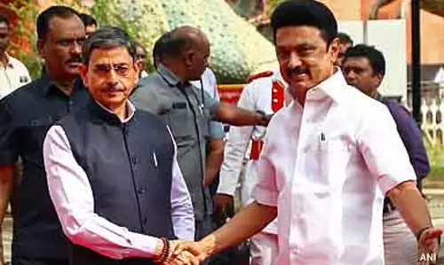 Governor आर.एन. रवि ने मुख्यमंत्री एम.के. स्टालिन से मुलाकात की