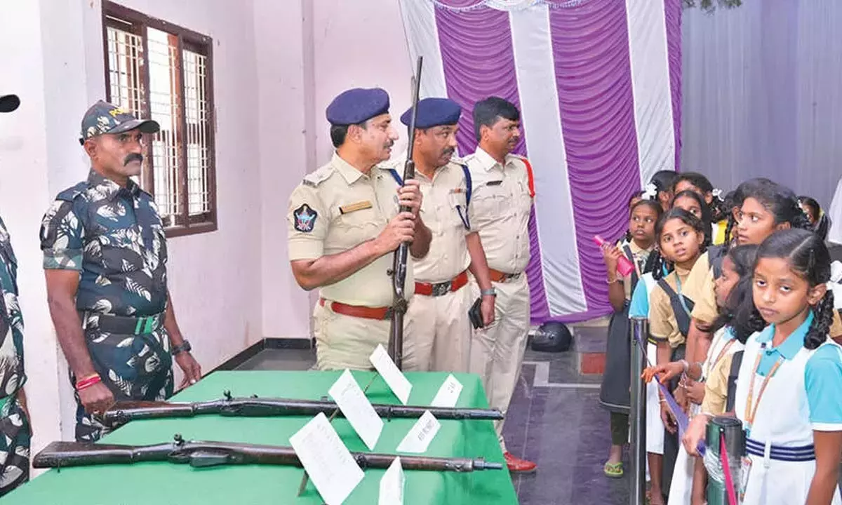 Andhra: अनंतपुर में पुलिस ओपन हाउस का आयोजन