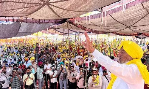 बठिंडा में किसानों ने किया प्रदर्शन, SSP पर कथित ज्यादती के लिए कार्रवाई की मांग बठिंडा में किसानों ने किया प्रदर्शन, SSP पर कथित ज्यादती के लिए कार्रवाई की मांग