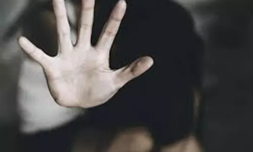 शिक्षक ने घर में घुसकर रेप की कोशिश की, गिरफ्तार शिक्षक ने घर में घुसकर रेप की कोशिश की, गिरफ्तार