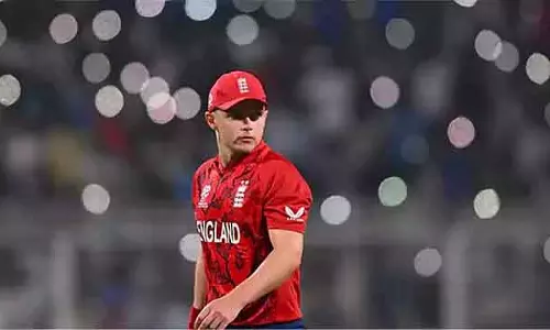 T20 वर्ल्ड कप 2026: 4 ओवर में 53 रन, सैम कुरेन चुप कराने आए और अपनी ही टीम को चुप करा दिया T20 वर्ल्ड कप 2026: 4 ओवर में 53 रन, सैम कुरेन चुप कराने आए और अपनी ही टीम को चुप करा दिया