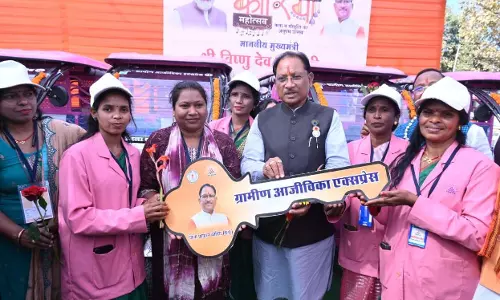महतारी गौरव वर्ष : महिला सशक्तिकरण के नवयुग की ओर अग्रसर छत्तीसगढ़ महतारी गौरव वर्ष : महिला सशक्तिकरण के नवयुग की ओर अग्रसर छत्तीसगढ़
