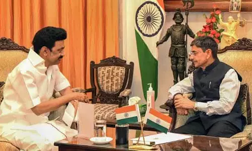 स्टालिन ने आरएन रवि से मुलाकात की,West Bengal के राज्यपाल बनने पर बधाई दी