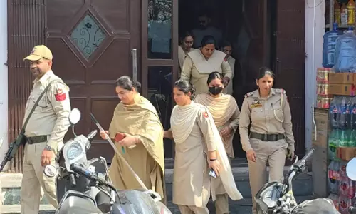 Kathua: होटल चेकिंग अभियान में पुलिस की सख्ती Kathua: होटल चेकिंग अभियान में पुलिस की सख्ती