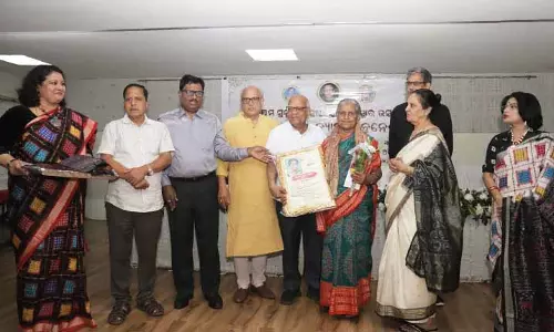 मशहूर लेखिका Pushpanjali Nayak को पांचवें सुकुबीना श्रेष्ठ स्मृति पुरस्कार से सम्मानित किया गया