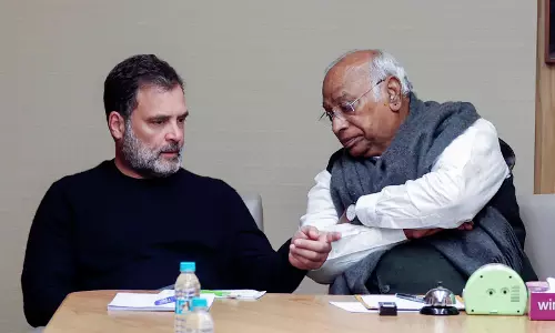 कांग्रेस ने केंद्र से रूस को तेल छूट पर US की इजाज़त वाली टिप्पणी पर जवाब मांगा