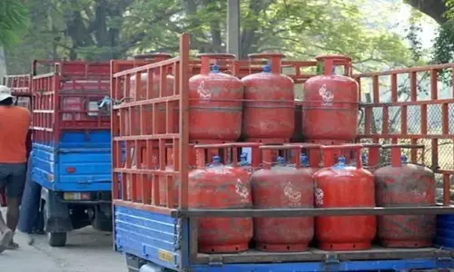 MP : घरेलू LPG सिलेंडर की कीमत ₹60 बढ़ी, कमर्शियल सिलेंडर ₹115 महंगा, 7 मार्च से दाम बढ़े