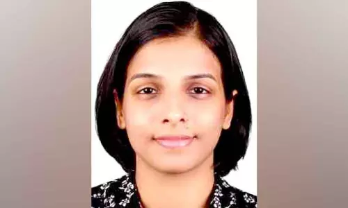 Kerala : एक टीचिंग कपल की बेटी ने सिविल सर्विसेज में शानदार जीत हासिल की Kerala : एक टीचिंग कपल की बेटी ने सिविल सर्विसेज में शानदार जीत हासिल की