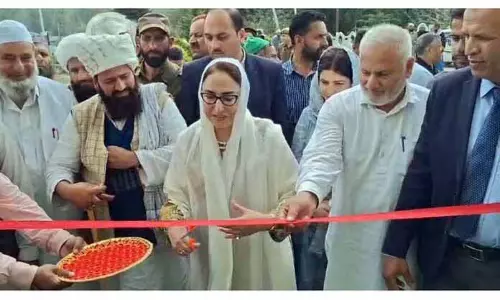 Darakhshan ने हाई-टेक कॉन्फ्रेंस हॉल का उद्घाटन किया Darakhshan ने हाई-टेक कॉन्फ्रेंस हॉल का उद्घाटन किया