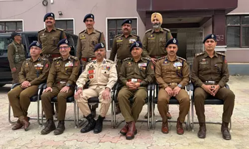 जम्मू-कश्मीर में आतंकवाद विरोधी अभियानों पर डीजीपी ने अधिकारियों को दिए सख्त निर्देश जम्मू-कश्मीर में आतंकवाद विरोधी अभियानों पर डीजीपी ने अधिकारियों को दिए सख्त निर्देश