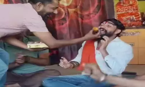 हिंदूवादी नेता ने खामनेई की मौत पर मनाया जश्न, FIR दर्ज