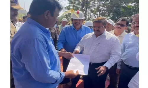 वीके कोल माइन के मुद्दों के बारे में सिंगरेनी के CMD से अनुरोध वीके कोल माइन के मुद्दों के बारे में सिंगरेनी के CMD से अनुरोध