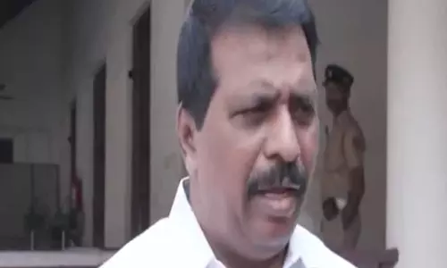 स्पीकर पर अविश्वास प्रस्ताव की मांग