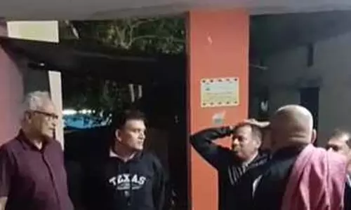 वकील पर जानलेवा हमला, दो बदमाशों ने चाकू से किए ताबड़तोड़ वार वकील पर जानलेवा हमला, दो बदमाशों ने चाकू से किए ताबड़तोड़ वार