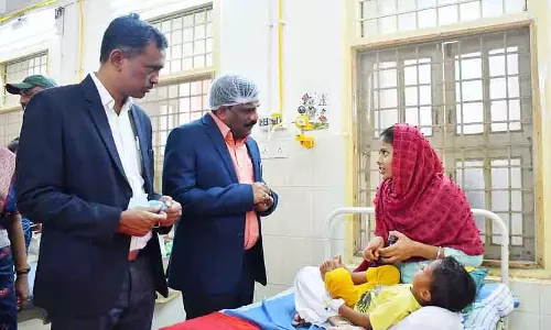 Hospital, हॉस्टल हड़ताल: बाल अधिकार संरक्षण आयोग के अधिकारियों में झड़प Hospital, हॉस्टल हड़ताल: बाल अधिकार संरक्षण आयोग के अधिकारियों में झड़प