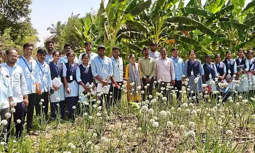 फील्ड स्टडी से छात्रों को फ़ायदा होता है: Farmer सदाशिव बंगी फील्ड स्टडी से छात्रों को फ़ायदा होता है: Farmer सदाशिव बंगी