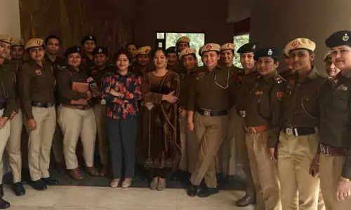 कांग्रेस के विरोध प्रदर्शन से PGI के पास ट्रैफिक जाम, यात्रियों को हुई परेशानी कांग्रेस के विरोध प्रदर्शन से PGI के पास ट्रैफिक जाम, यात्रियों को हुई परेशानी