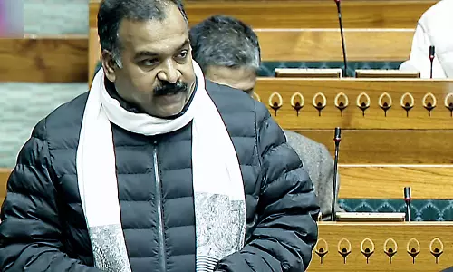 कांग्रेस MP मणिकम टैगोर ने सभी पार्टियों से लोकसभा स्पीकर के खिलाफ प्रस्ताव का समर्थन करने की अपील की कांग्रेस MP मणिकम टैगोर ने सभी पार्टियों से लोकसभा स्पीकर के खिलाफ प्रस्ताव का समर्थन करने की अपील की