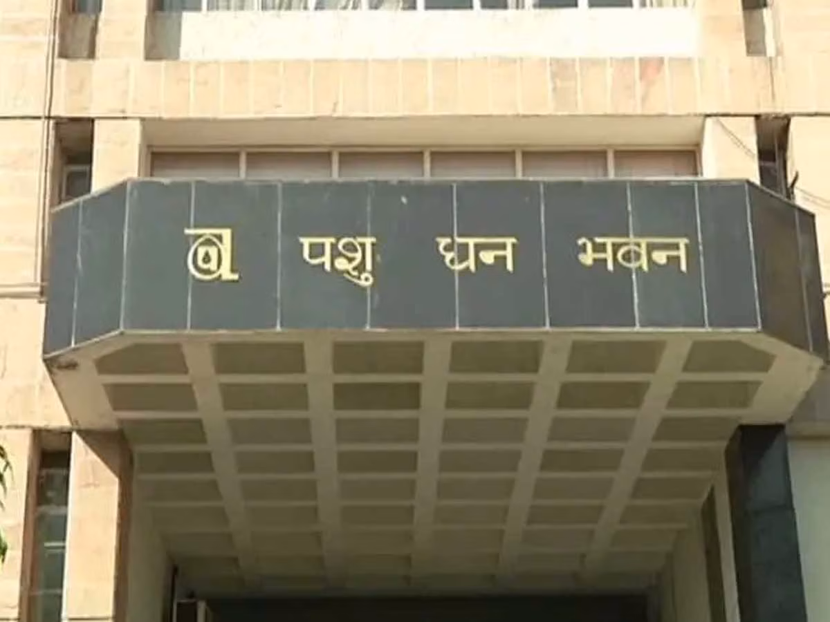 Jaipur: पशुपालन विभाग ने भ्रष्टाचार पर सख्त रुख अपनाया Jaipur: पशुपालन विभाग ने भ्रष्टाचार पर सख्त रुख अपनाया