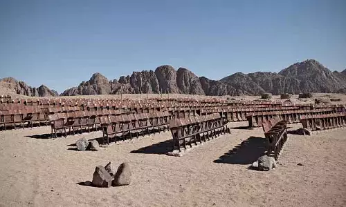 मिस्र के Sinai में बना रहस्यमय ‘एंड ऑफ द वर्ल्ड’ सिनेमा मिस्र के Sinai में बना रहस्यमय ‘एंड ऑफ द वर्ल्ड’ सिनेमा