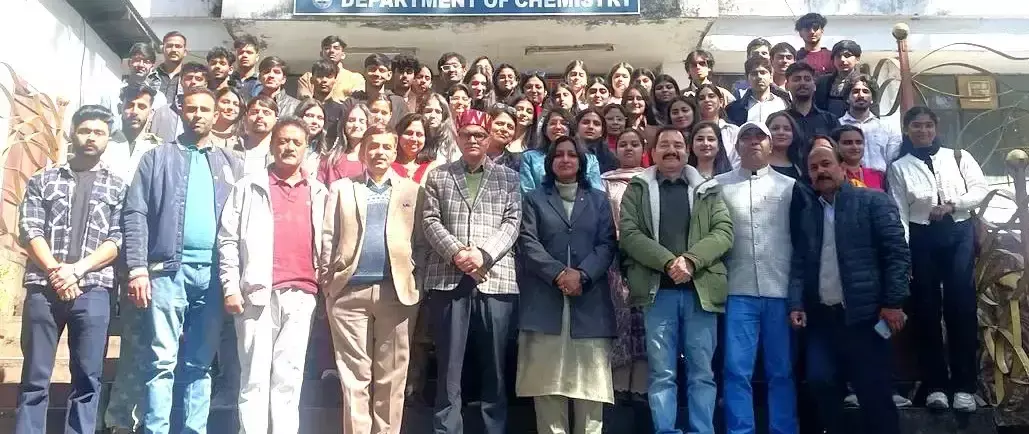 Jammu: एसएमवीडीयू के छात्रों ने शैक्षणिक यात्रा से लिया ज्ञान Jammu: एसएमवीडीयू के छात्रों ने शैक्षणिक यात्रा से लिया ज्ञान