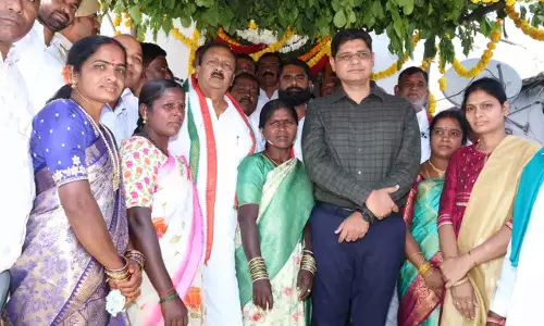 इंदिराम्मा Housing Scheme के तहत परिवार को नया घर