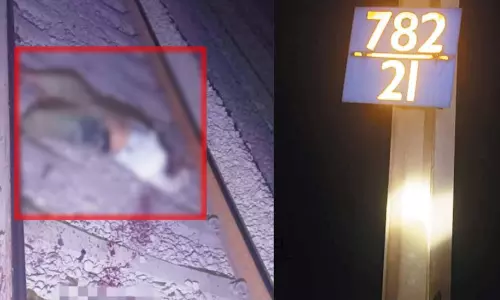 रेलवे ट्रैक के किनारे युवक का शव मिलने से सनसनी, पुलिस जांच में जुटी रेलवे ट्रैक के किनारे युवक का शव मिलने से सनसनी, पुलिस जांच में जुटी