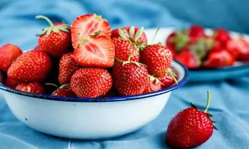 क्या डायबिटीज वाले लोग strawberries खा सकते हैं? डॉक्टर क्या कहते हैं?
