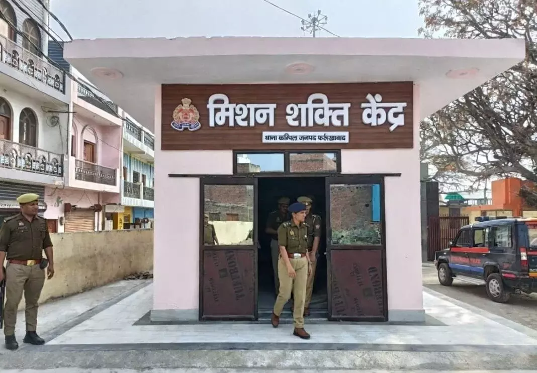 Farrukhabad: पुलिस अधीक्षक ने कम्पिल थाने में की व्यवस्थाओं की समीक्षा