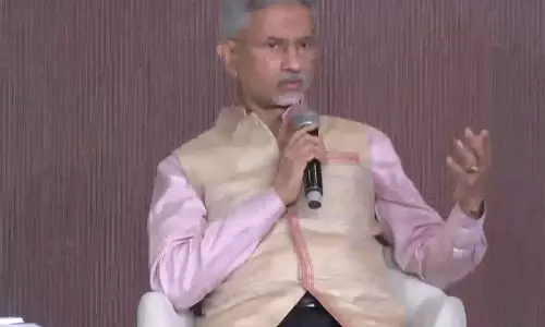 भारत द्वारा ईरान के IRIS लवन को कोच्चि में डॉक करने की अनुमति देने पर EAM ने कहा, यह मानवीय कार्य था भारत द्वारा ईरान के IRIS लवन को कोच्चि में डॉक करने की अनुमति देने पर EAM ने कहा, यह मानवीय कार्य था