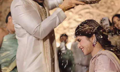 Allu Sirish ने नयनिका रेड्डी से हैदराबाद में शादी की Allu Sirish ने नयनिका रेड्डी से हैदराबाद में शादी की