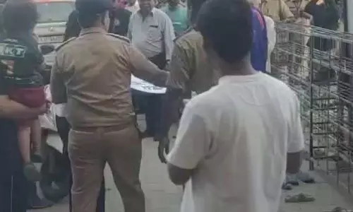 टी20 वर्ल्ड कप फाइनल से पहले हनुमान मंदिर पहुंचे हार्दिक, सूर्यकुमार और कोच गंभीर टी20 वर्ल्ड कप फाइनल से पहले हनुमान मंदिर पहुंचे हार्दिक, सूर्यकुमार और कोच गंभीर