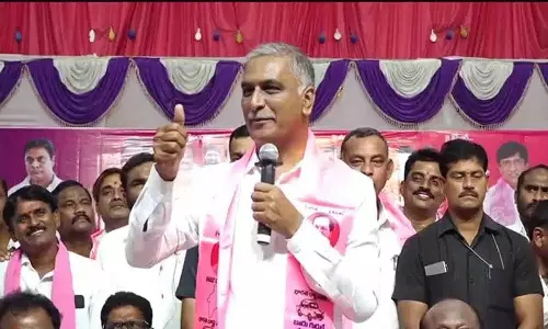 कर्ण अपनी बात पर कायम है.. रेवंत रेड्डी के दिल पर लात मारी गई: हरीश राव कर्ण अपनी बात पर कायम है.. रेवंत रेड्डी के दिल पर लात मारी गई: हरीश राव