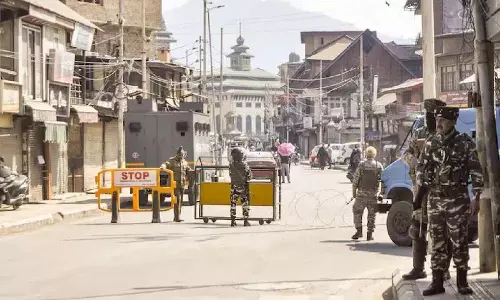 खामेनेई के विरोध प्रदर्शन के एक हफ़्ते बाद J&K में पाबंदियां हटाई गईं खामेनेई के विरोध प्रदर्शन के एक हफ़्ते बाद J&K में पाबंदियां हटाई गईं