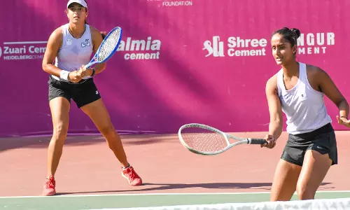 अदकर और रैना ने ऑल-इंडियन सिंगल्स फाइनल में जगह बनाई; ITF W35 कलबुर्गी में डबल्स टाइटल जीता