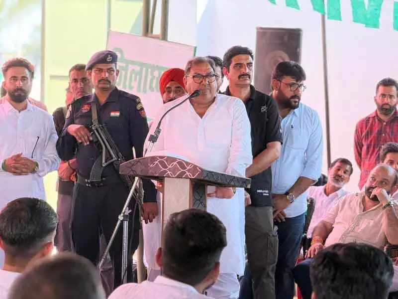 Sirsa राज्यसभा चुनाव से पहले इनेलो प्रमुख ने कांग्रेस और भाजपा पर निशाना साधा Sirsa राज्यसभा चुनाव से पहले इनेलो प्रमुख ने कांग्रेस और भाजपा पर निशाना साधा