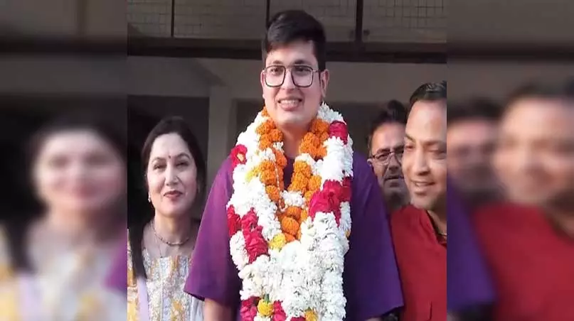 UPSC परिणाम 2025: देश के टॉपर अनुज अग्निहोत्री ने निरंतर प्रयास को बताया सफलता की कुंजी UPSC परिणाम 2025: देश के टॉपर अनुज अग्निहोत्री ने निरंतर प्रयास को बताया सफलता की कुंजी
