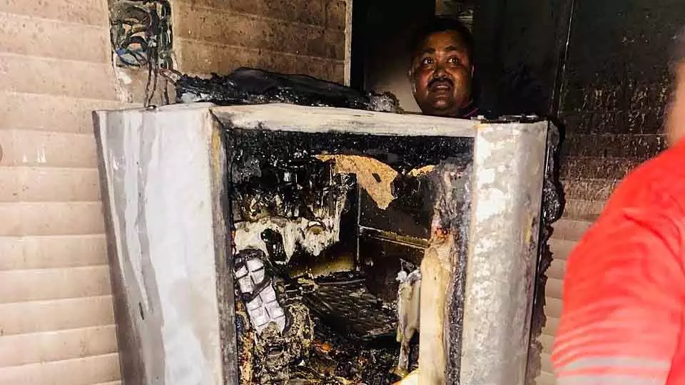 Thane की वृंदावन सोसायटी में आग लगने की खबर; किसी के घायल होने की खबर नहीं Thane की वृंदावन सोसायटी में आग लगने की खबर; किसी के घायल होने की खबर नहीं