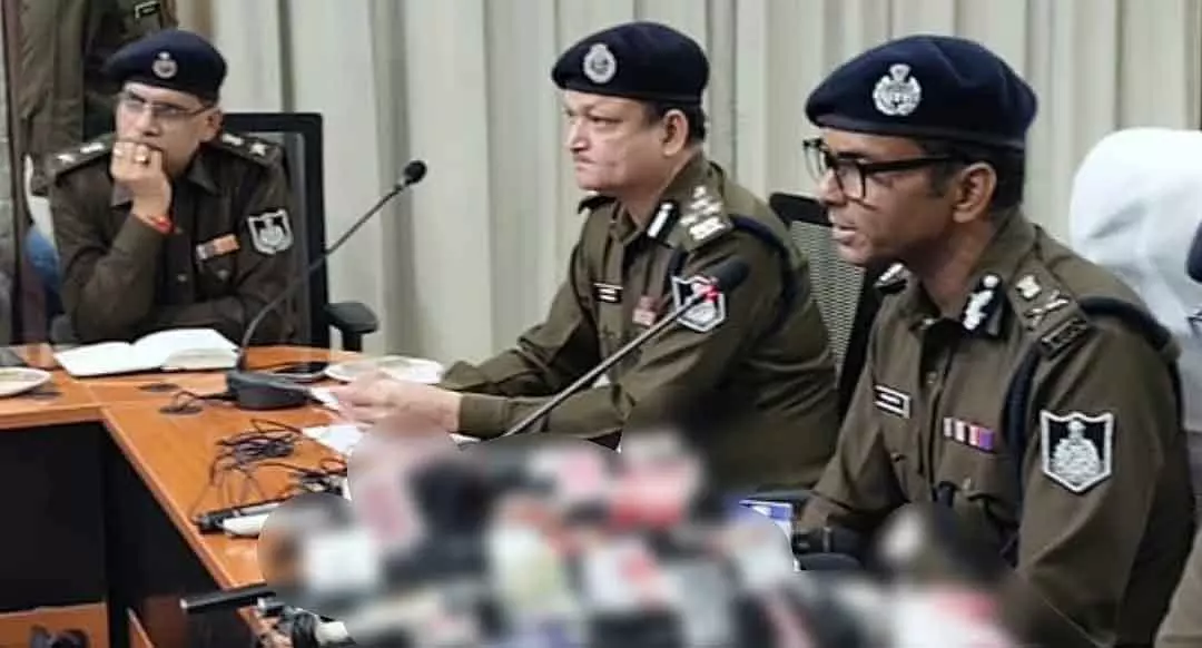 Indore : क्या दो महीने में ऑनलाइन फ्रॉड के शिकार लोगों को ₹1.28 करोड़ वापस मिले? Indore : क्या दो महीने में ऑनलाइन फ्रॉड के शिकार लोगों को ₹1.28 करोड़ वापस मिले?