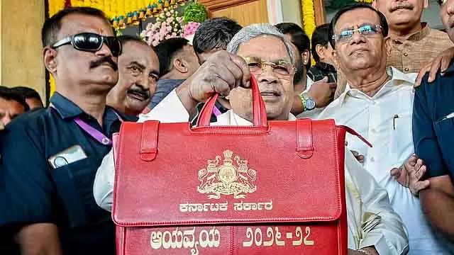 Siddaramaiah ने बजट में अहिंदा मंत्र का जाप किया: 44,632 करोड़ का ग्रांट रिजर्व Siddaramaiah ने बजट में अहिंदा मंत्र का जाप किया: 44,632 करोड़ का ग्रांट रिजर्व