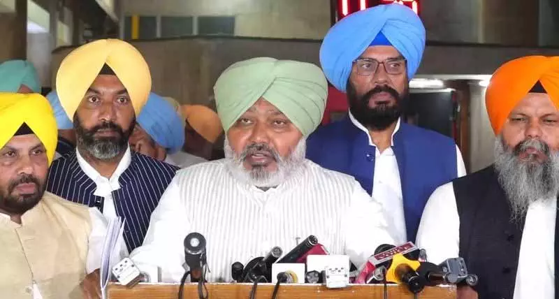 AAP: गवर्नर के भाषण का बॉयकॉट सरकारी कामों से ध्यान हटाने की कोशिश AAP: गवर्नर के भाषण का बॉयकॉट सरकारी कामों से ध्यान हटाने की कोशिश