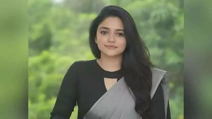 Kerala ; लकवाग्रस्त डॉ. अथिरा सुगाथन ने CSE 2025 पास किया Kerala ; लकवाग्रस्त डॉ. अथिरा सुगाथन ने CSE 2025 पास किया