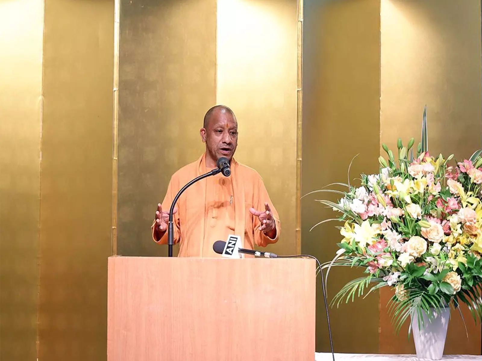 जेवर एयरपोर्ट को लाइसेंस, Yogi बोले- एविएशन में बदलाव जेवर एयरपोर्ट को लाइसेंस, Yogi बोले- एविएशन में बदलाव