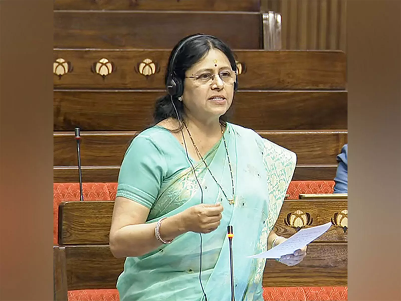 पुणे बावड़ी विवाद: पुलिस और मेधा कुलकर्णी में कहासुनी पुणे बावड़ी विवाद: पुलिस और मेधा कुलकर्णी में कहासुनी